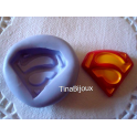 STAMPINO IN SILICONE "LOGO SUPERMAN"PER FIMO PASTA DI ZUCCHERO ALTRO