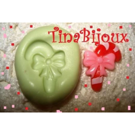 STAMPINO SILICONE "BASTONCINO DI ZUCCHERO E FIOCCHETTO" 2,2cm per FIMO PASTA DI ZUCCHERO STAMPINO SILICONE "BASTONCINO DI ZUCCHERO E FIOCCHETTO" 2,2cm per FIMO PASTA DI ZUCCHERO