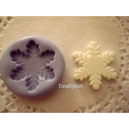 STAMPINO SILICONE "FIOCCO DI NEVE cod.2" per FIMO PASTA DI ZUCCHERO da 3cm