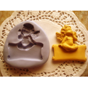 STAMPINO IN SILICONE " ANGELO(1) su PERGAMENA" 5cm PER FIMO /GESSO/ PASTA DI ZUCCHERO/BOMBONIERE