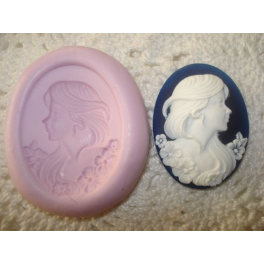 Stampino in silicone per fimo" CAMMEO LA FANCIULLA DEI FIORI" 40X30MM