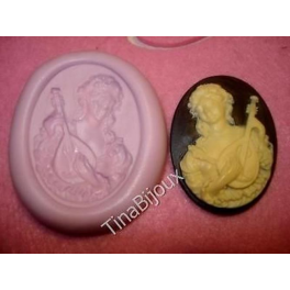 Stampino in silicone per fimo" CAMMEO DONNA CON MANDOLINOI" 40X30MM